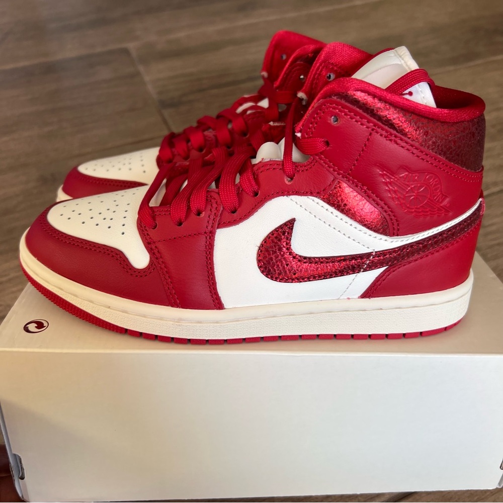 Air Jordan 1 Mid SE ( box without lid ) - Picture 4 of 10